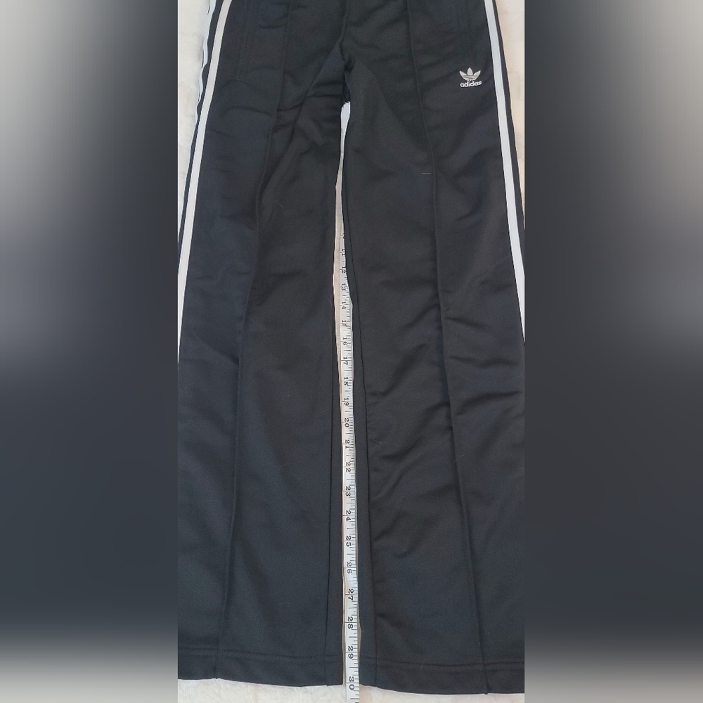 *BNWOT* Adidas Adicolor Classics Firebird Track Pants - Picture 2 of 7